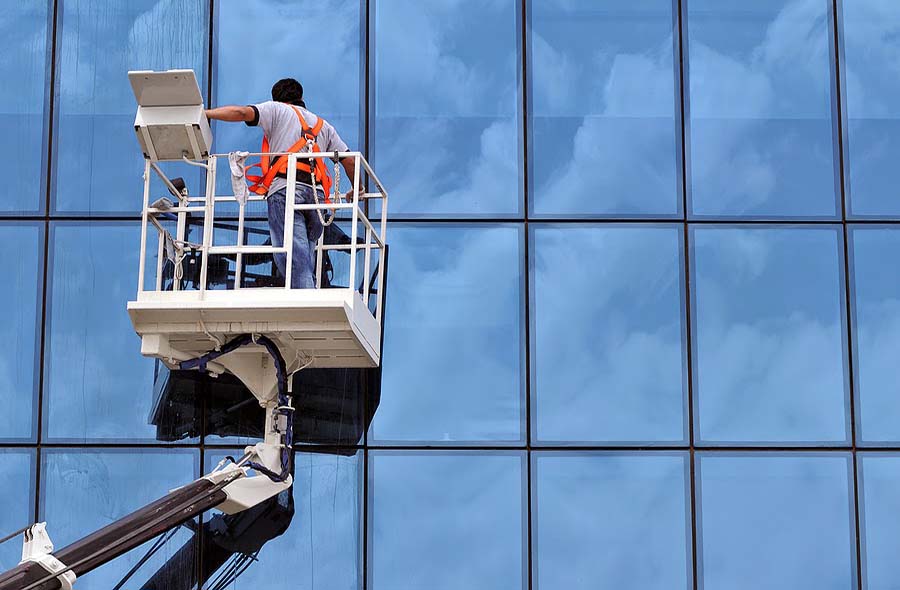 شركات تنظيف زجاج المباني 